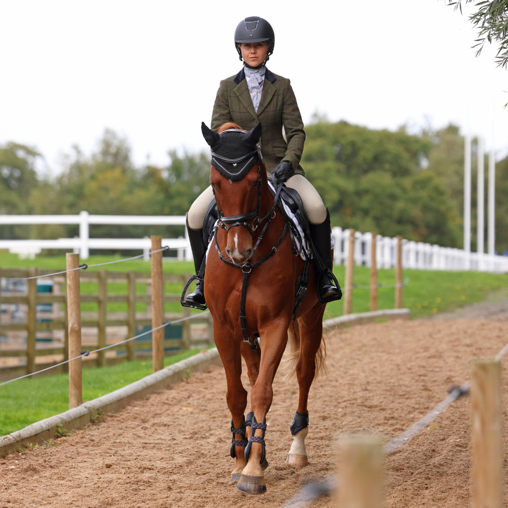 Shires Aubrion Saratoga Tweed Veste D'équitation Shires Aubrion Saratoga Pour Femme - Tweed à Carreaux Rouge/jaune/bleu Veste équitation Col Velours Poches